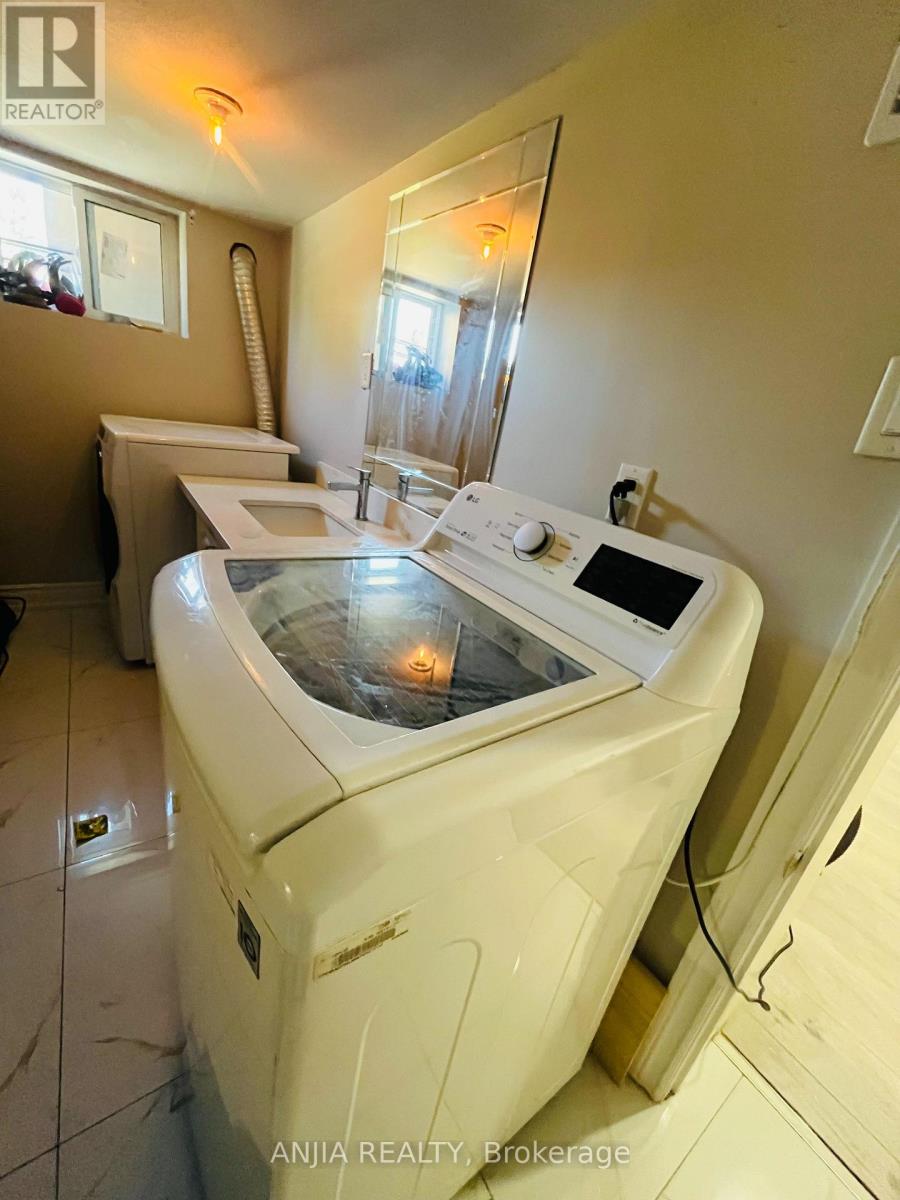 77 Nash Drive, Toronto, Ontario  M3M 2L6 - Photo 20 - W13712514