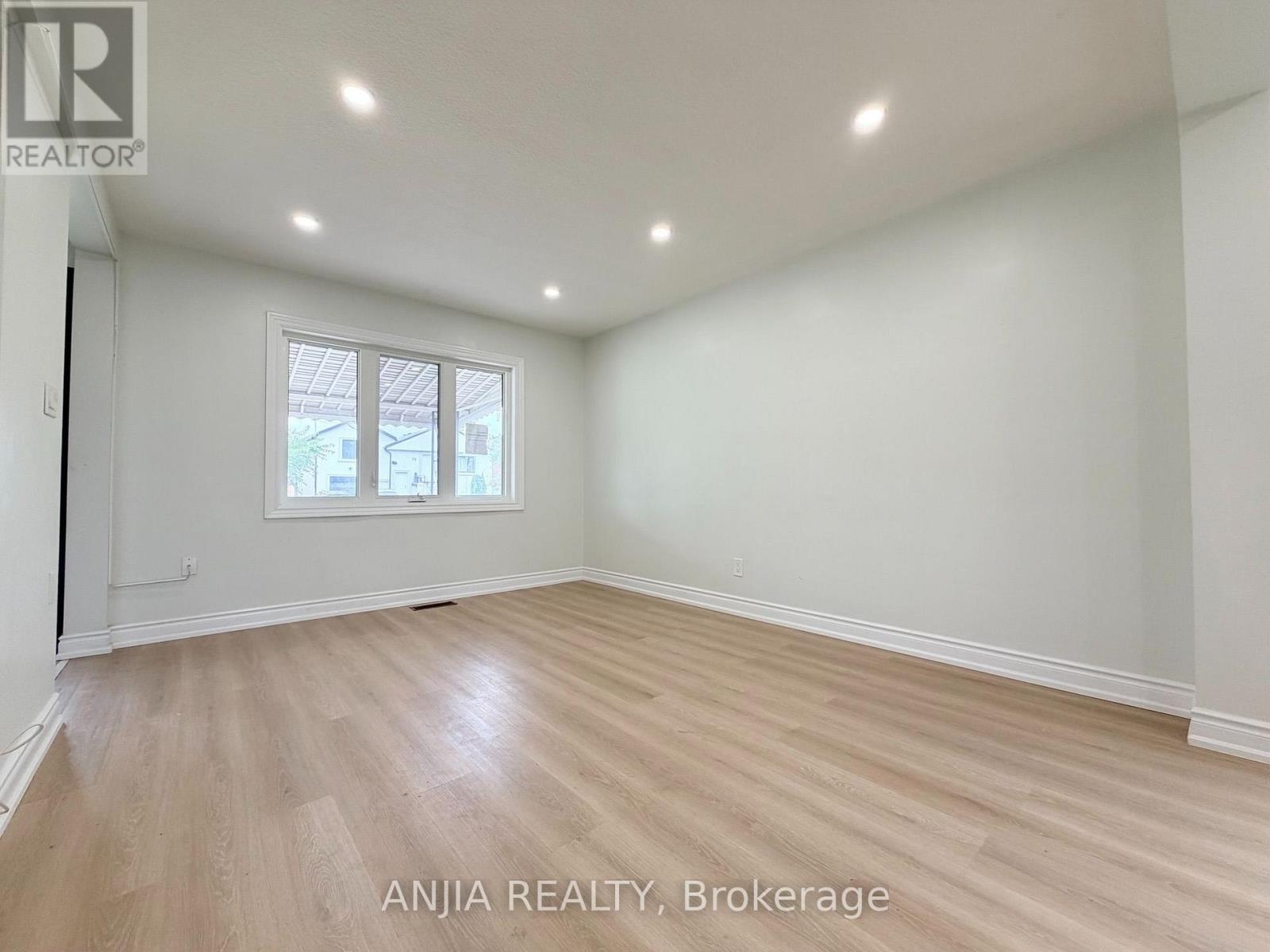 77 Nash Drive, Toronto, Ontario  M3M 2L6 - Photo 5 - W13712514
