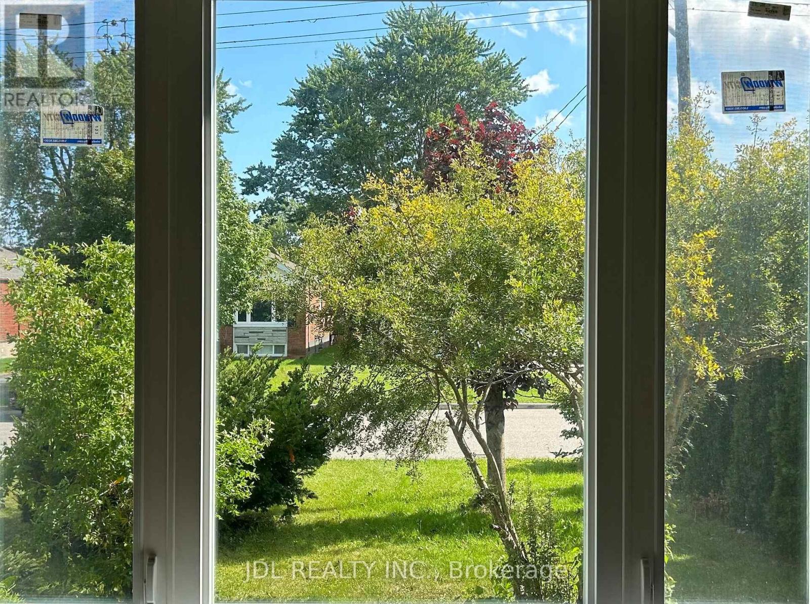 Three-Bedroom Main Floor - 8 Highwood Ave Avenue, Toronto, Ontario  M1R 2E4 - Photo 3 - E13704504