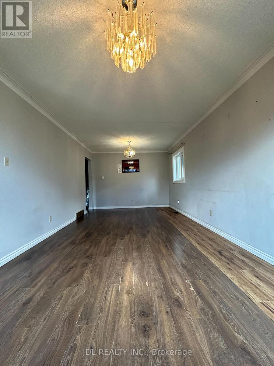 Three-Bedroom Main Floor - 8 Highwood Ave Avenue, Toronto, Ontario  M1R 2E4 - Photo 5 - E13704504