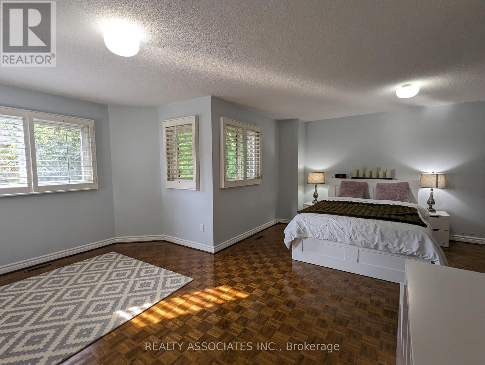 3279 Charlebrook Court, Mississauga, Ontario  L5L 5B4 - Photo 32 - W13709004