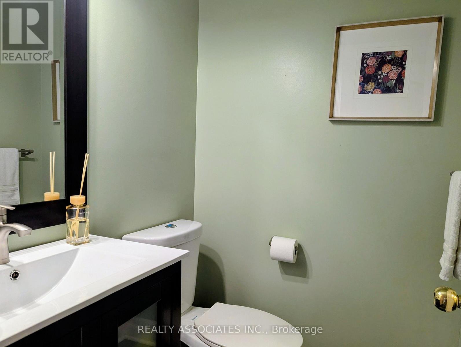 3279 Charlebrook Court, Mississauga, Ontario  L5L 5B4 - Photo 17 - W13709004