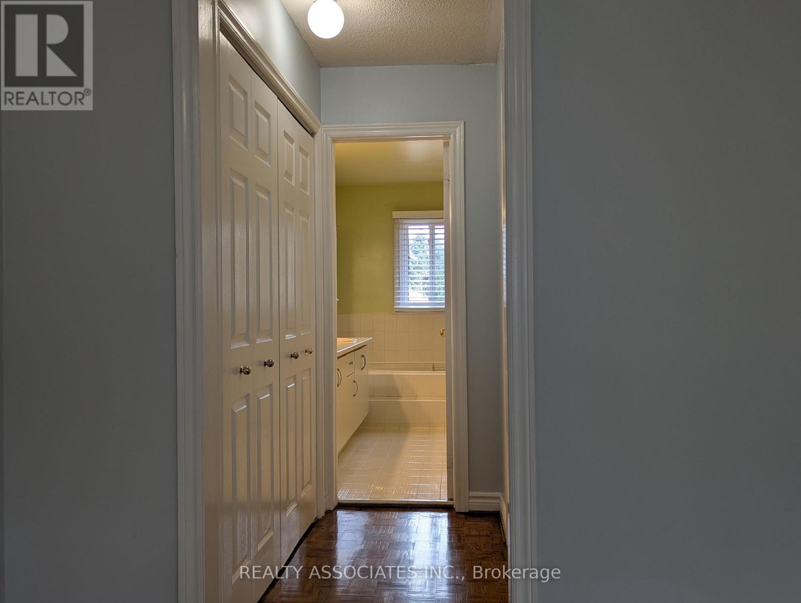 3279 Charlebrook Court, Mississauga, Ontario  L5L 5B4 - Photo 26 - W13709004