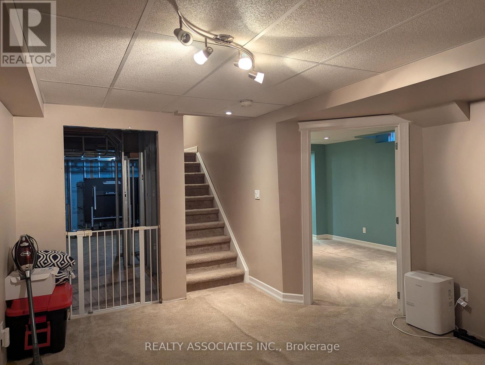 3279 Charlebrook Court, Mississauga, Ontario  L5L 5B4 - Photo 35 - W13709004