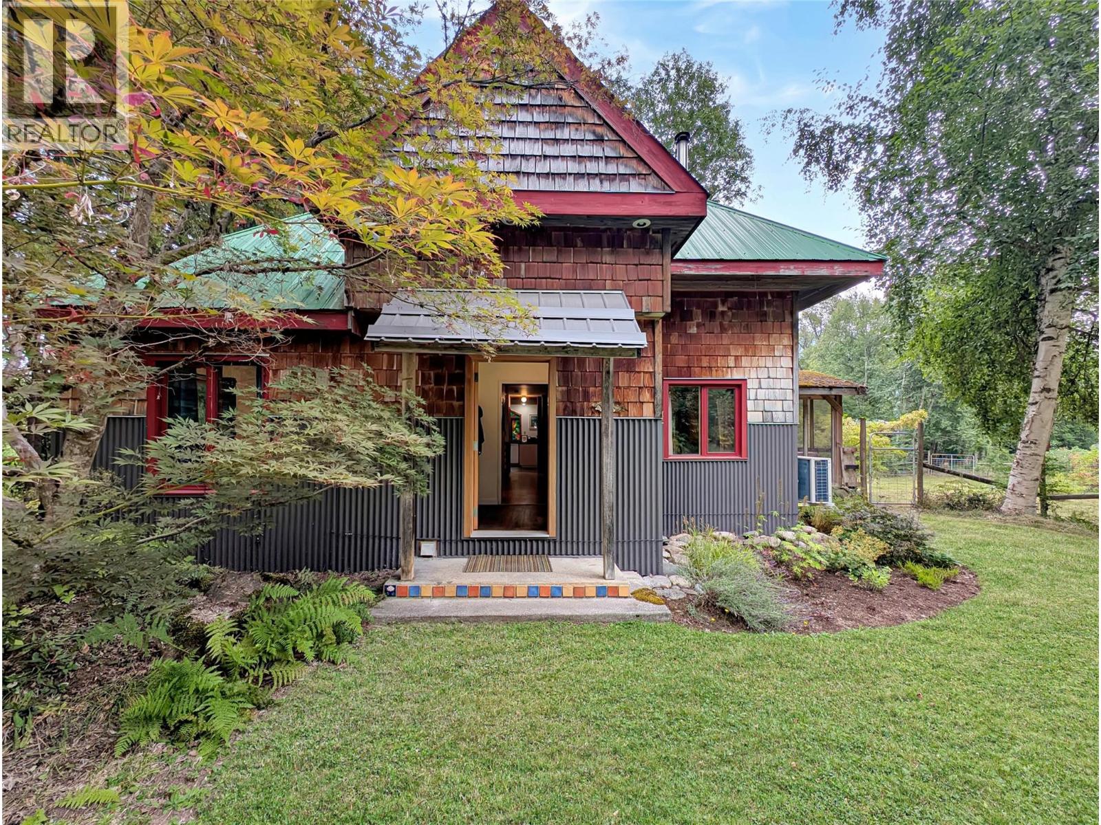 6518 Slocan River Road, Winlaw, British Columbia