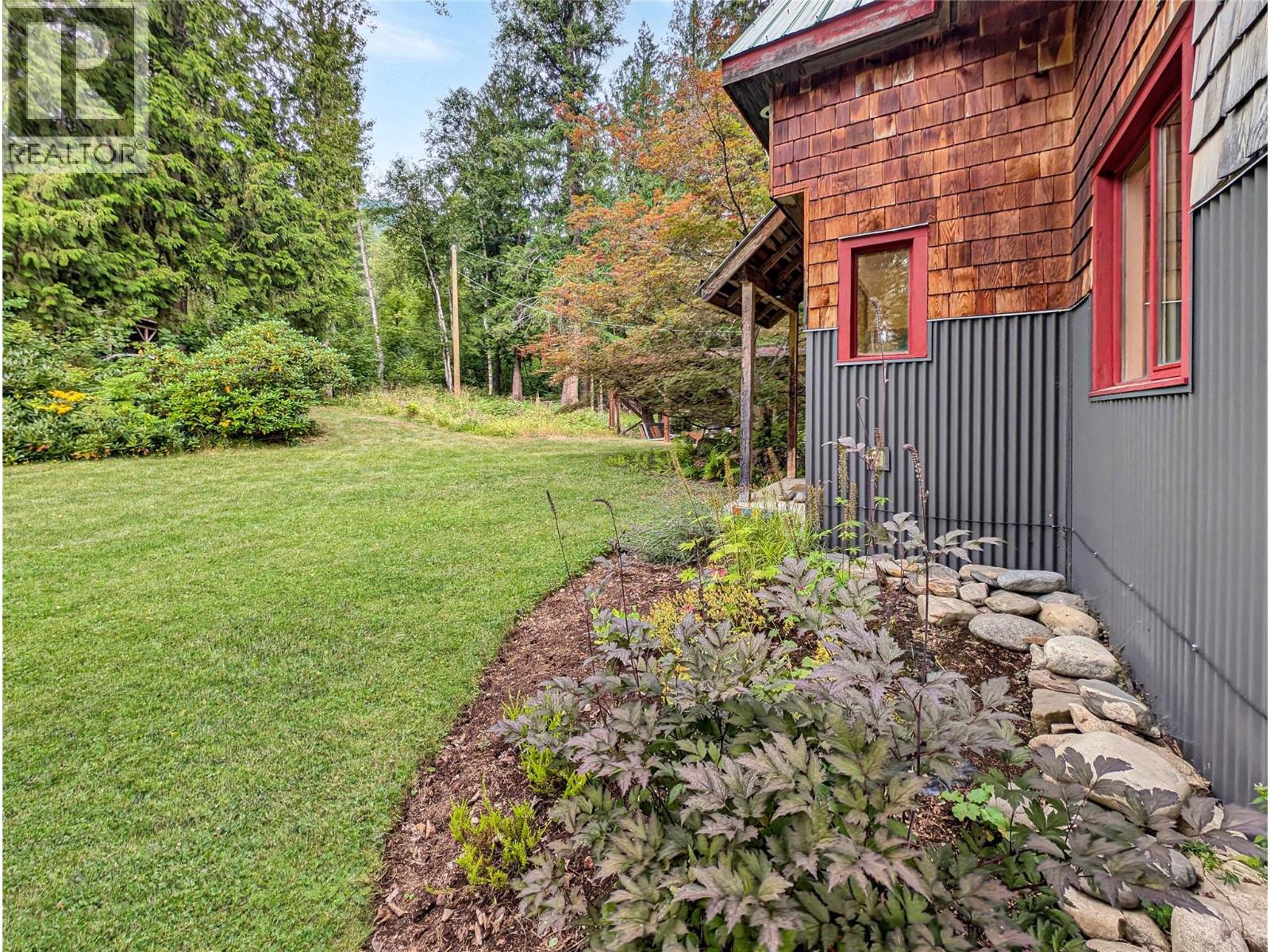6518 Slocan River Road, Winlaw, British Columbia V0G 2J0 - Photo 7 - 10398770