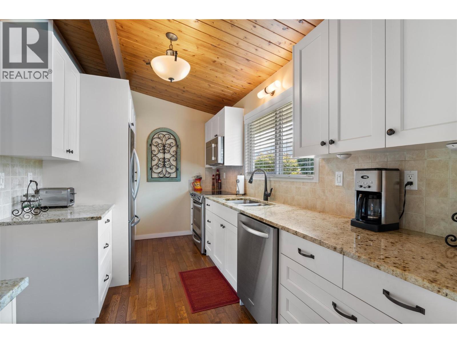 295 Viking Drive, Kamloops, British Columbia  V2C 5P1 - Photo 11 - 10398122