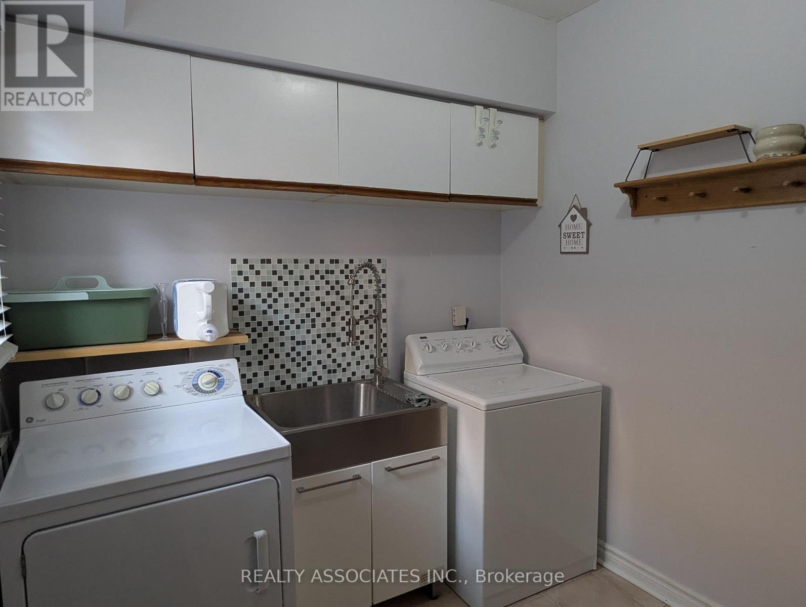 3279 Charlebrook Court, Mississauga, Ontario  L5L 5B4 - Photo 38 - W13709004