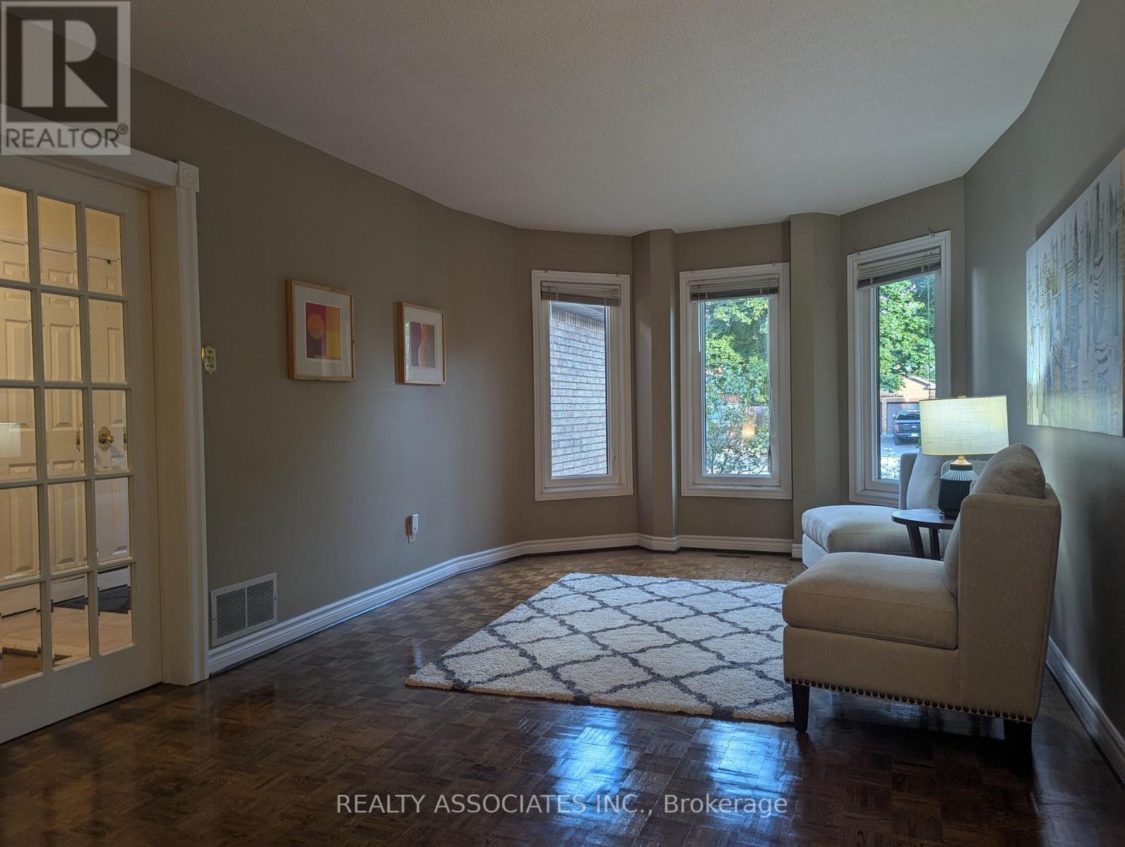 3279 Charlebrook Court, Mississauga, Ontario  L5L 5B4 - Photo 8 - W13709004