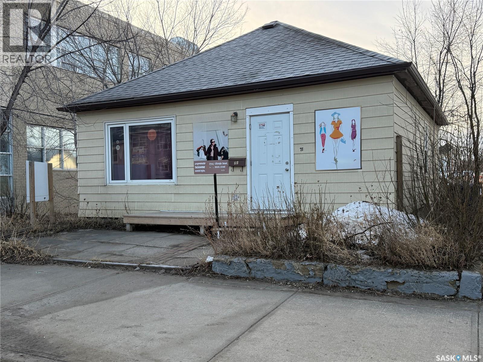 71 Ross Street W, Moose Jaw, Saskatchewan  S6H 2M2 - Photo 1 - SK046661