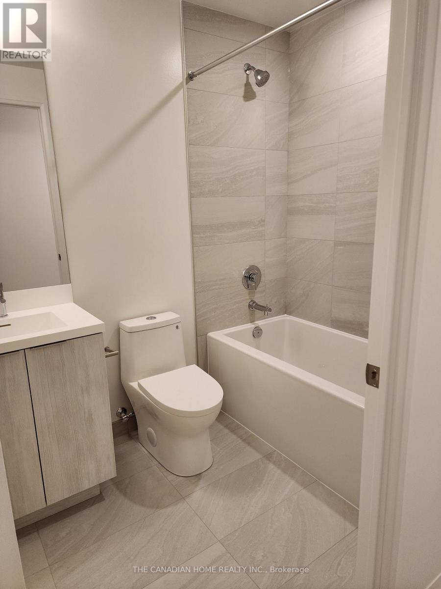 1925 - 400 King Street, Toronto, Ontario  M5V 1K2 - Photo 3 - C13712558
