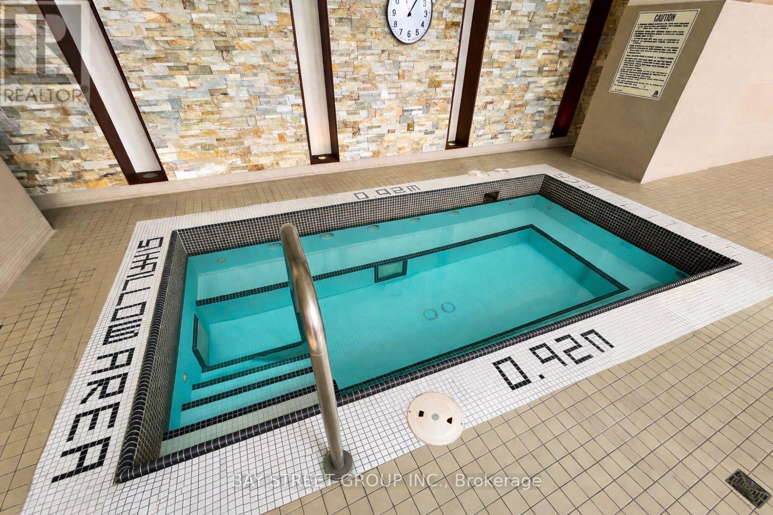 Th07 - 25 Singer Court, Toronto, Ontario  M2K 0B3 - Photo 12 - C13712580