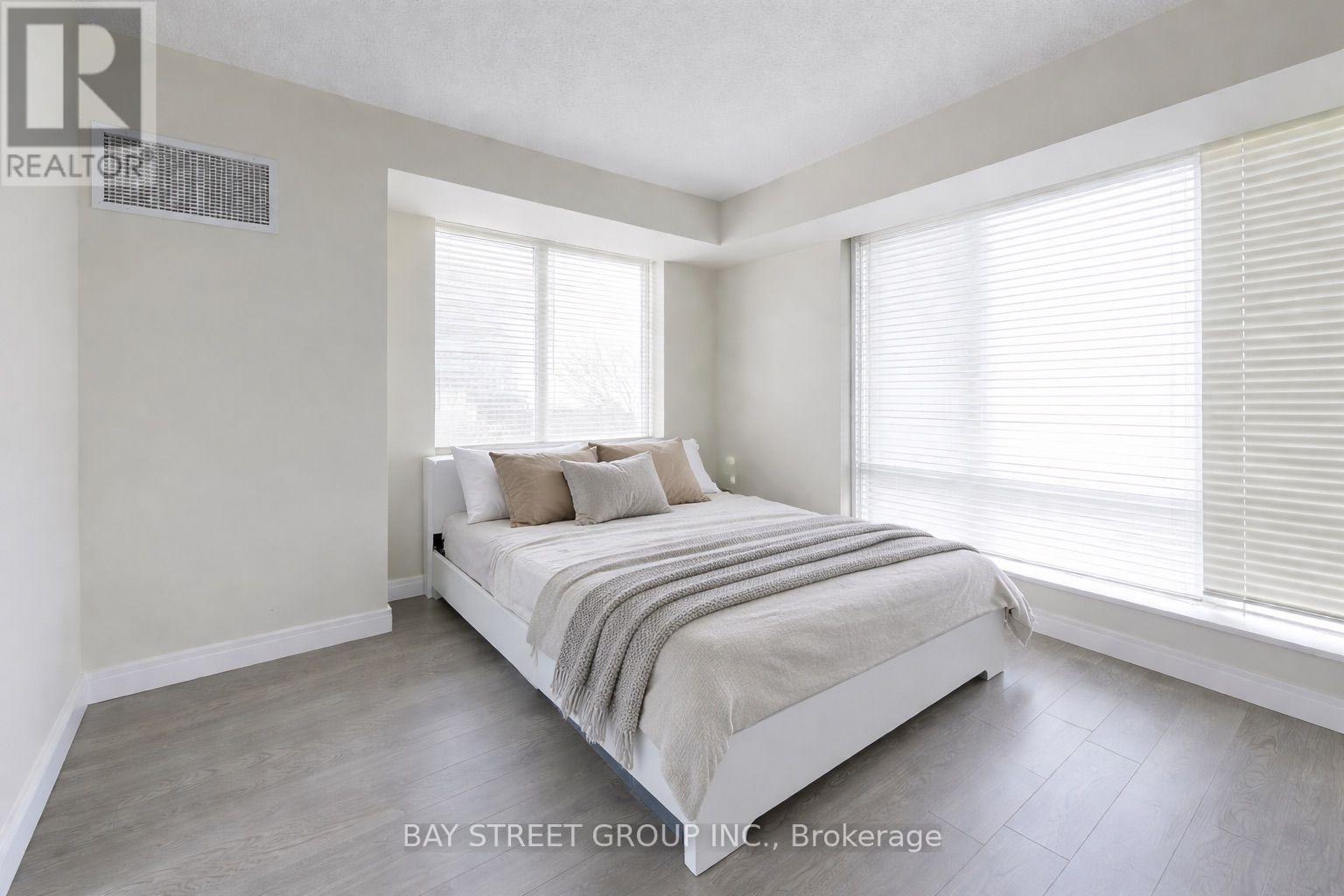 Th07 - 25 Singer Court, Toronto, Ontario  M2K 0B3 - Photo 6 - C13712580