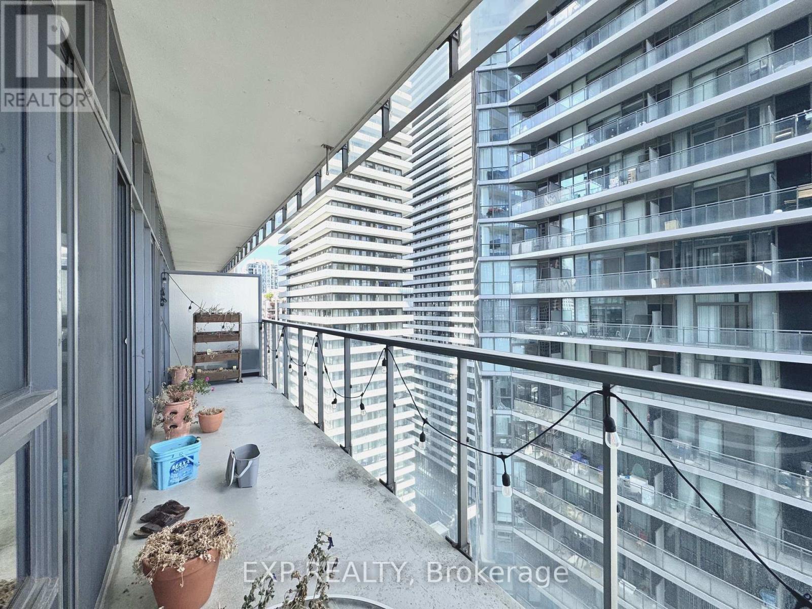 2001 - 33 Charles Street E, Toronto, Ontario  M4Y 0A2 - Photo 4 - C13712590