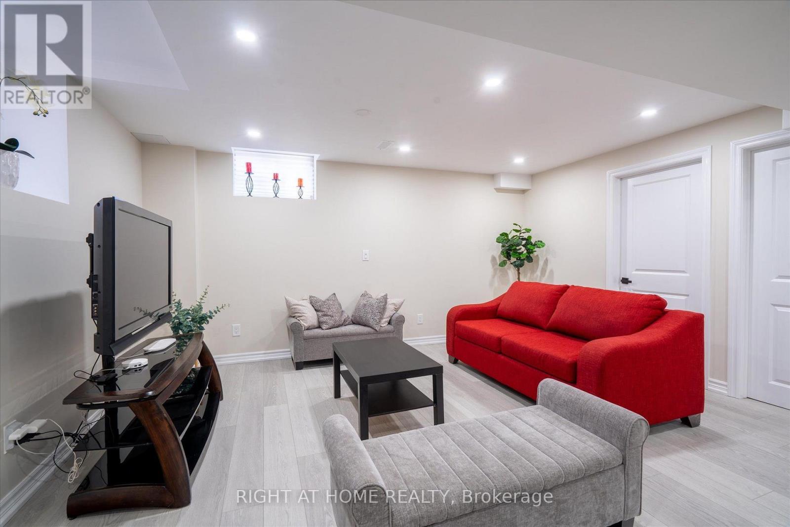 40 Stannardville Drive, Ajax, Ontario  L1T 0N9 - Photo 11 - E13712568