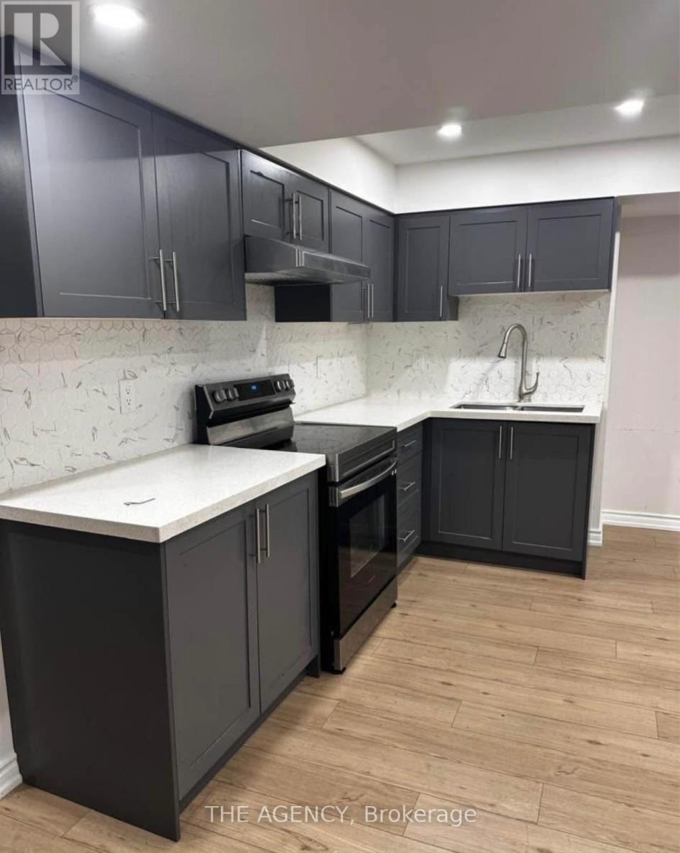 2407 Hibiscus Drive, Pickering, Ontario  L1X 0H2 - Photo 3 - E13712570