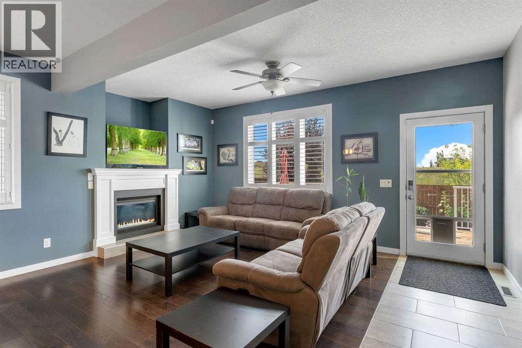 353 Kinniburgh Boulevard, Chestermere, Alberta  T1X 0P4 - Photo 5 - A2340099