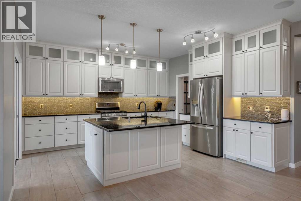 353 Kinniburgh Boulevard, Chestermere, Alberta  T1X 0P4 - Photo 11 - A2340099