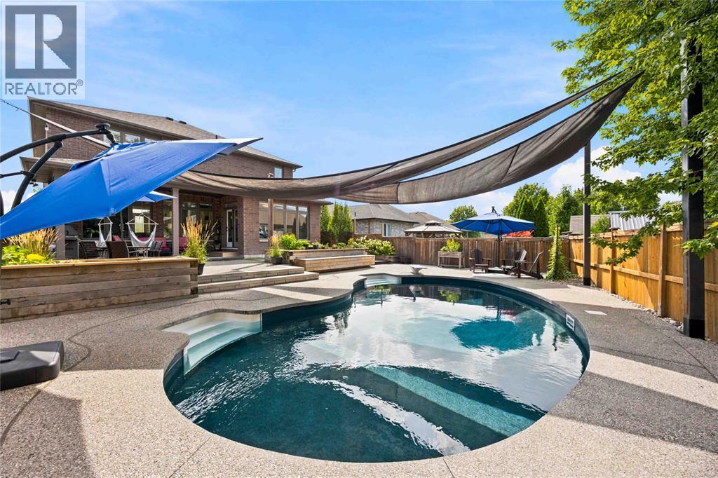 958 RIOPELLE DRIVE Sarnia Ontario Canada N7S0B5 2