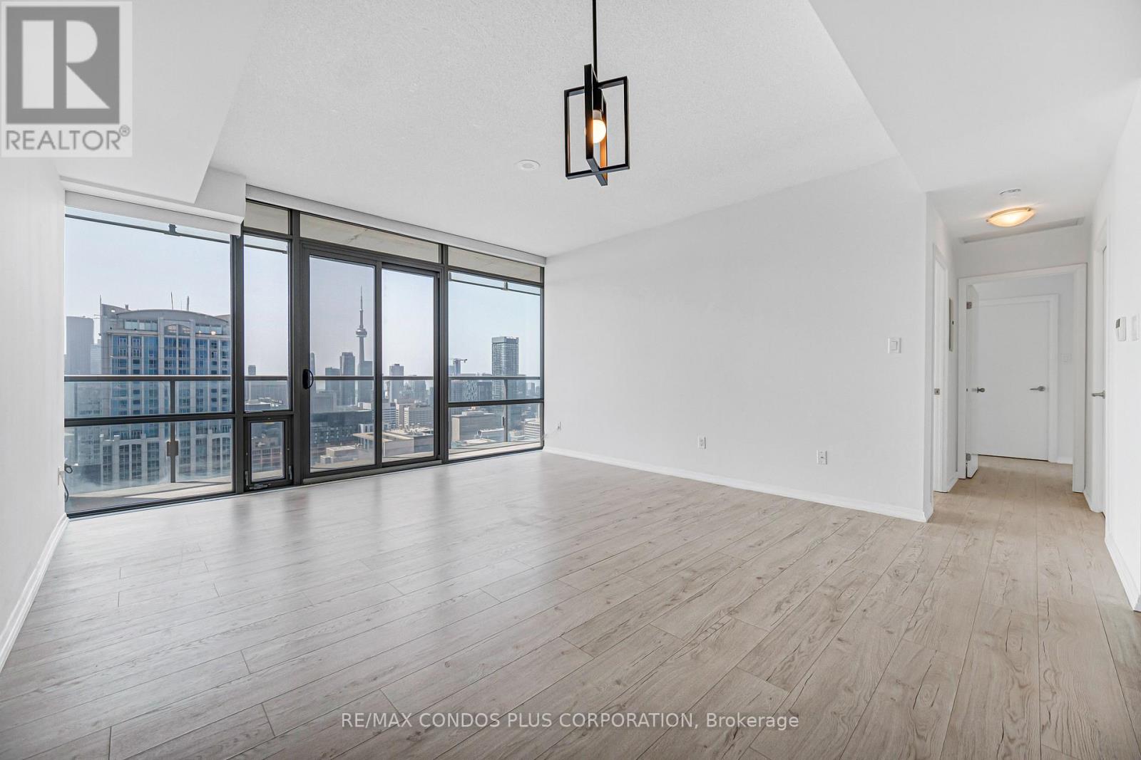 4404 - 38 Grenville Street, Toronto, Ontario  M4Y 1A5 - Photo 2 - C13712624