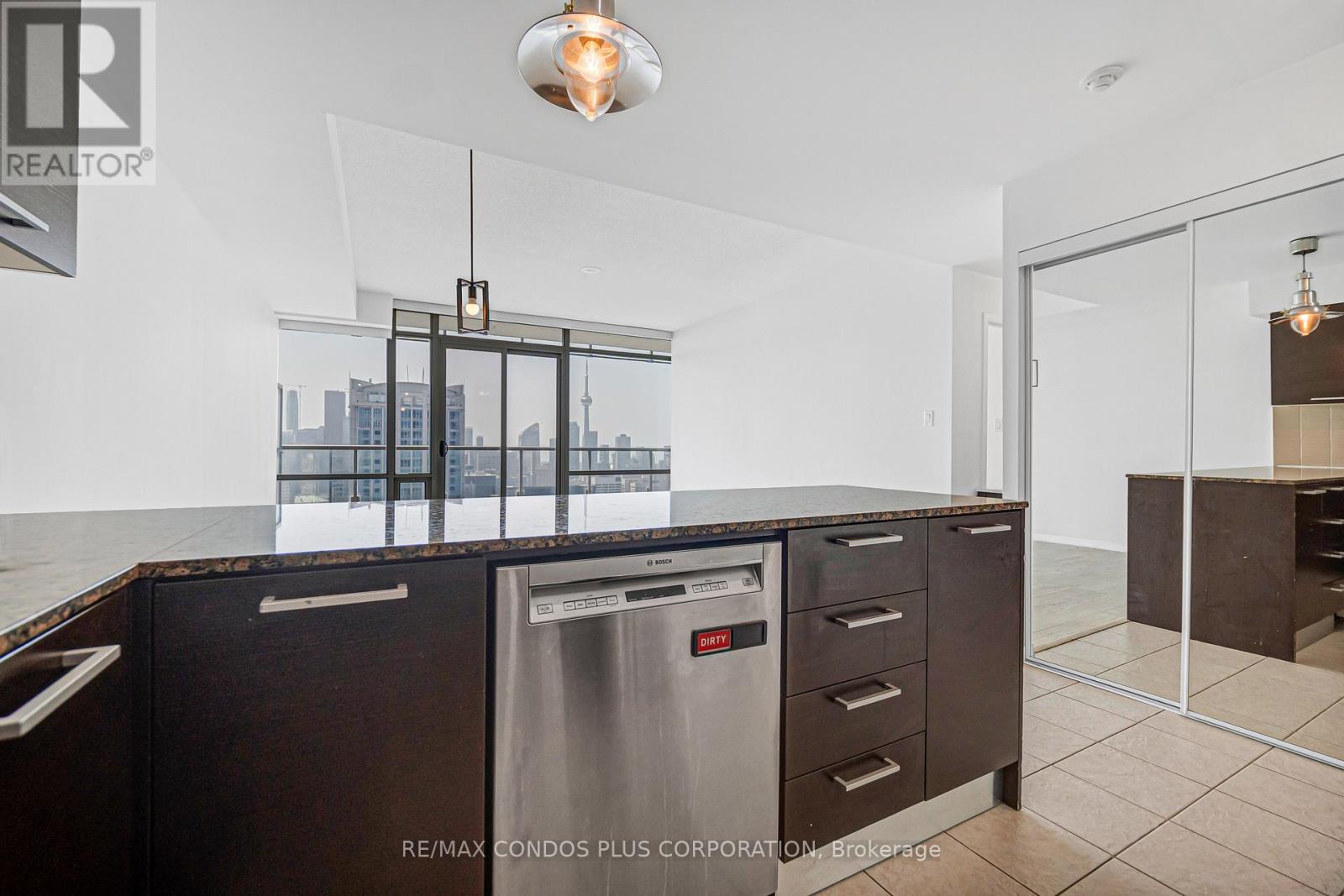4404 - 38 Grenville Street, Toronto, Ontario  M4Y 1A5 - Photo 22 - C13712624