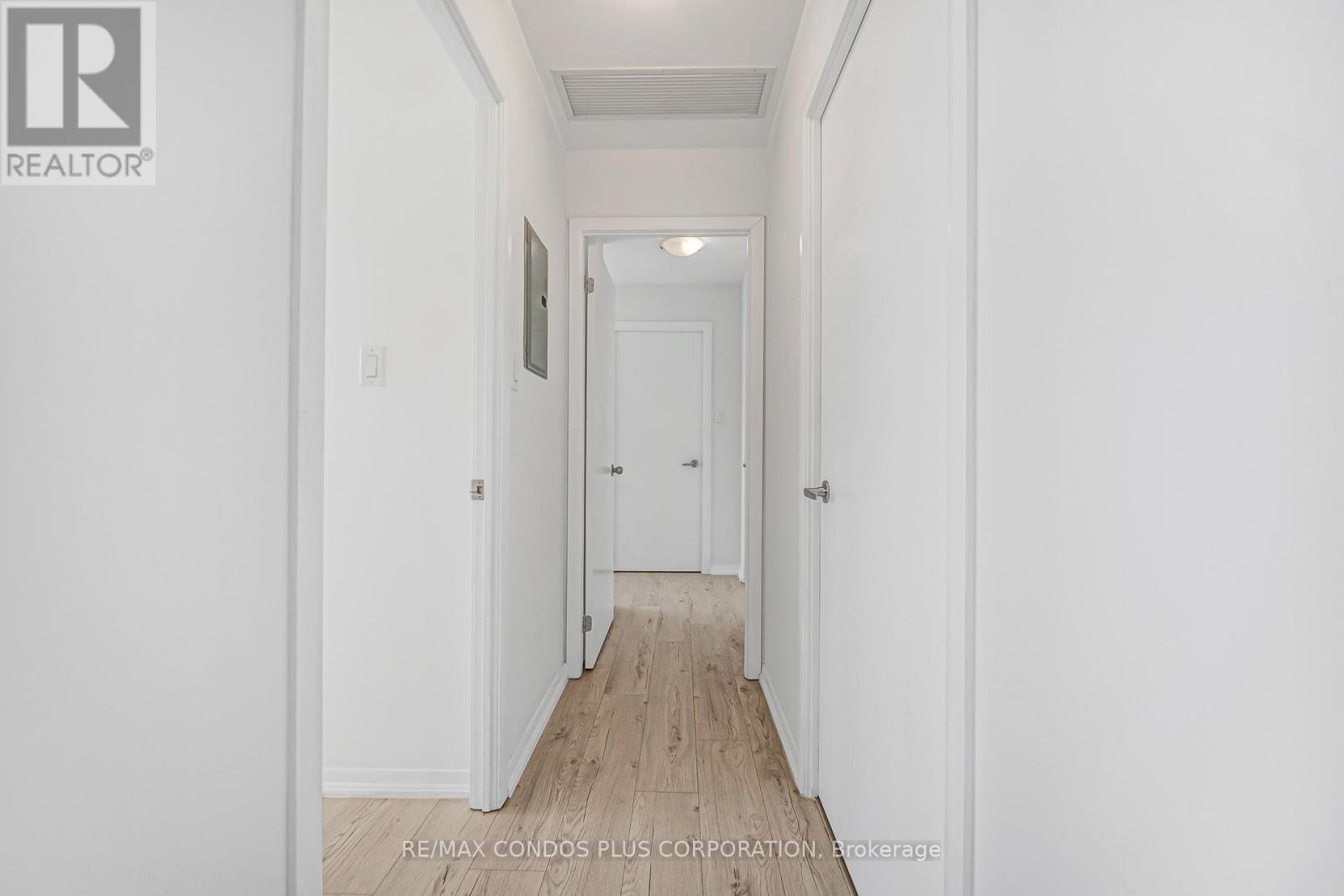 4404 - 38 Grenville Street, Toronto, Ontario  M4Y 1A5 - Photo 24 - C13712624