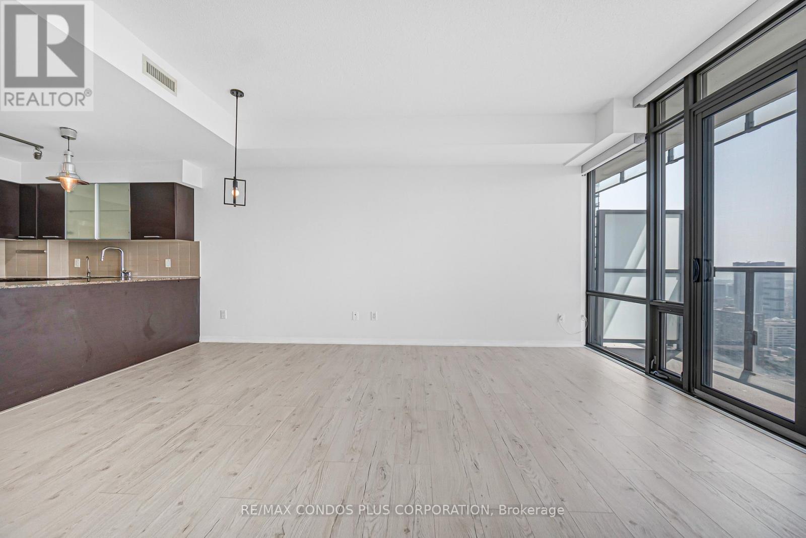 4404 - 38 Grenville Street, Toronto, Ontario  M4Y 1A5 - Photo 7 - C13712624