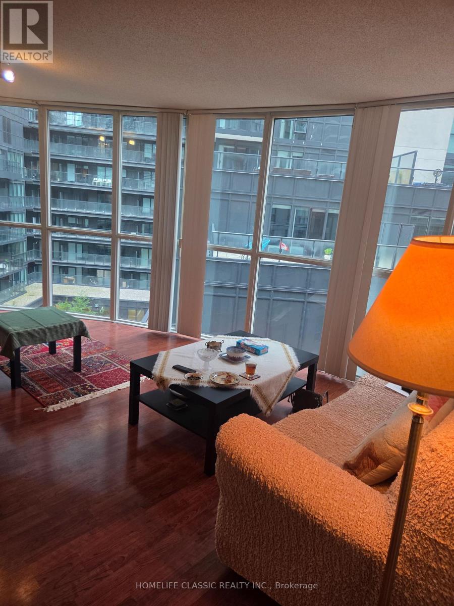 704 - 24 Wellesley Street W, Toronto, Ontario M4Y 2X6 - Photo 2 - C13712636