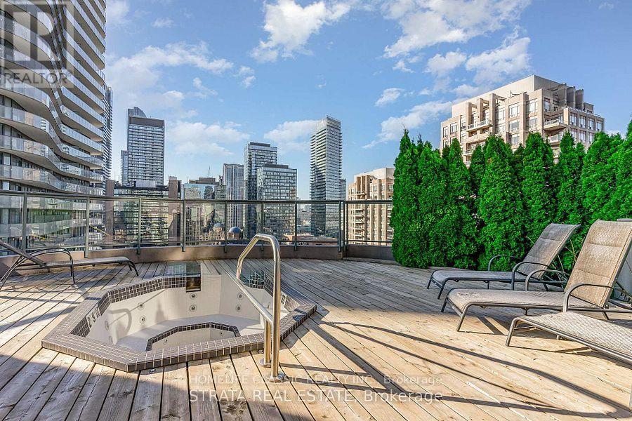 704 - 24 Wellesley Street W, Toronto, Ontario M4Y 2X6 - Photo 6 - C13712636