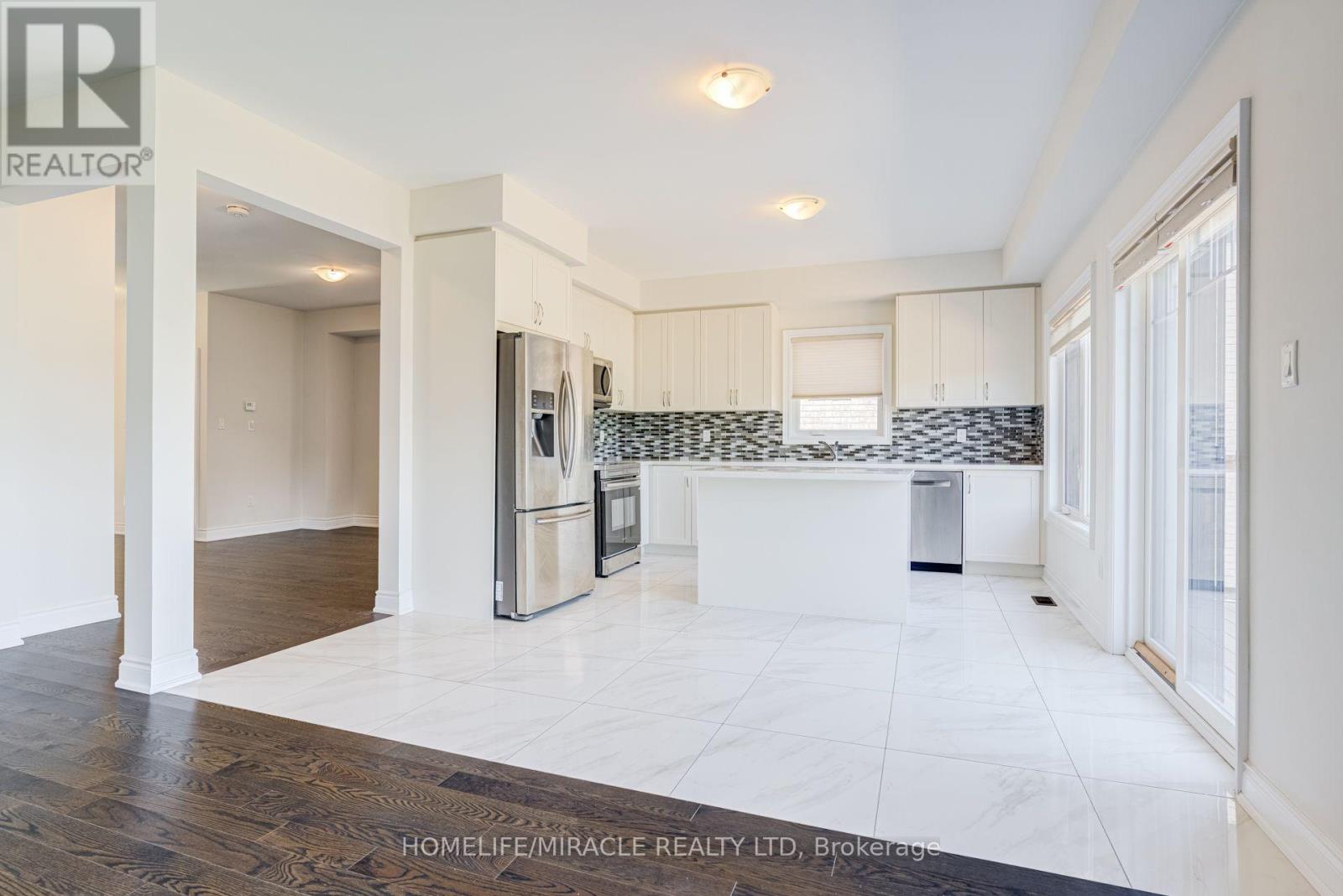 25 Lorne Thomas Place, New Tecumseth, Ontario L9R 0T8 - Photo 6 - N13712598