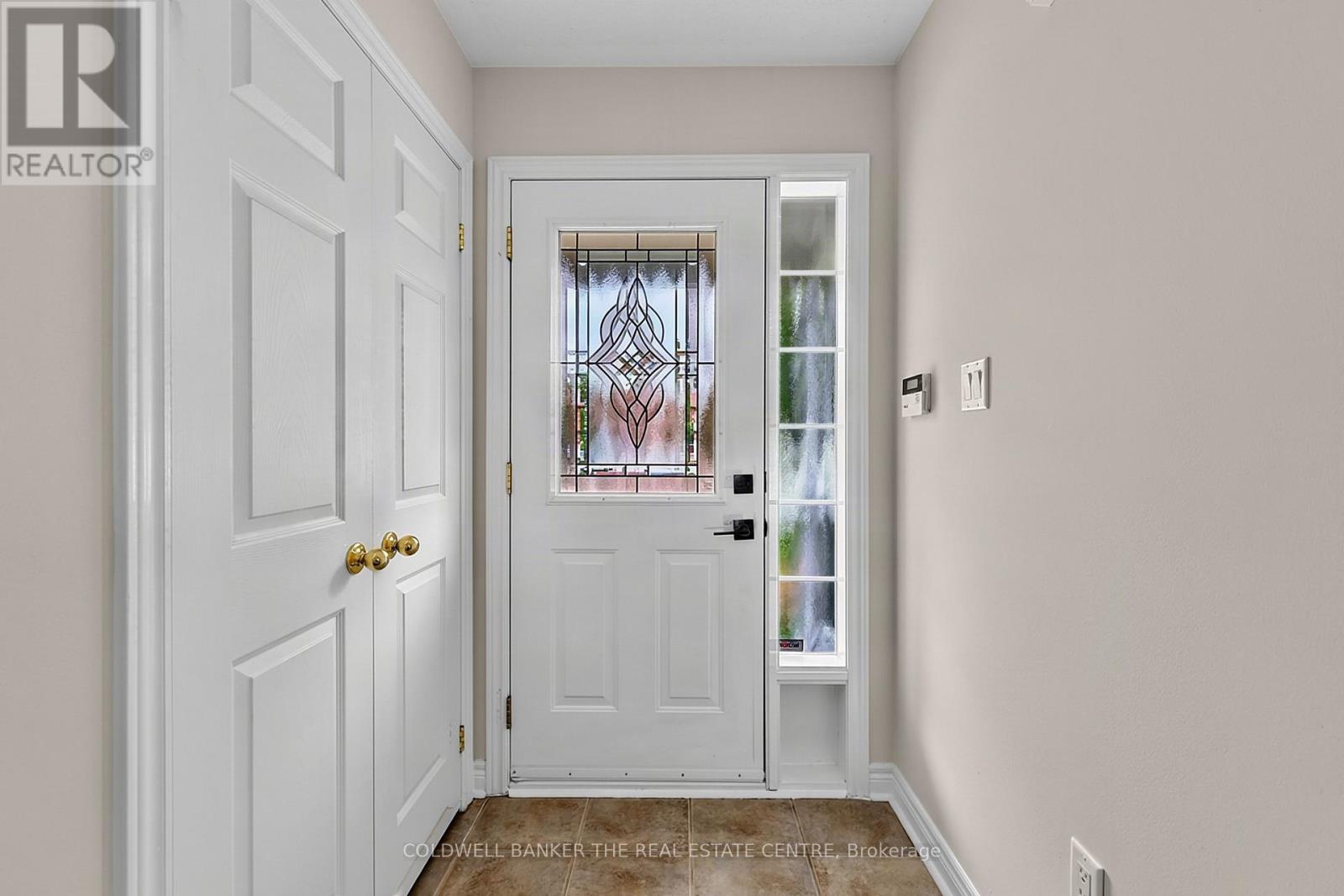 37 Rainbow Court, Georgina, Ontario  L4P 3Z6 - Photo 4 - N13712600