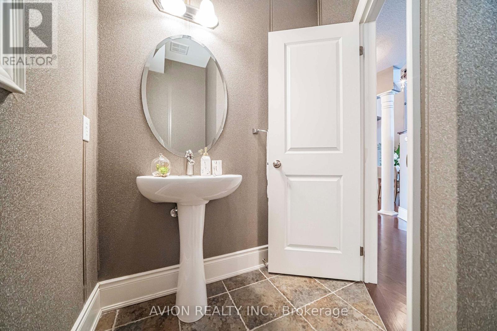 46 Rogers Trail, Bradford West Gwillimbury, Ontario  L3Z 0G5 - Photo 37 - N13712610
