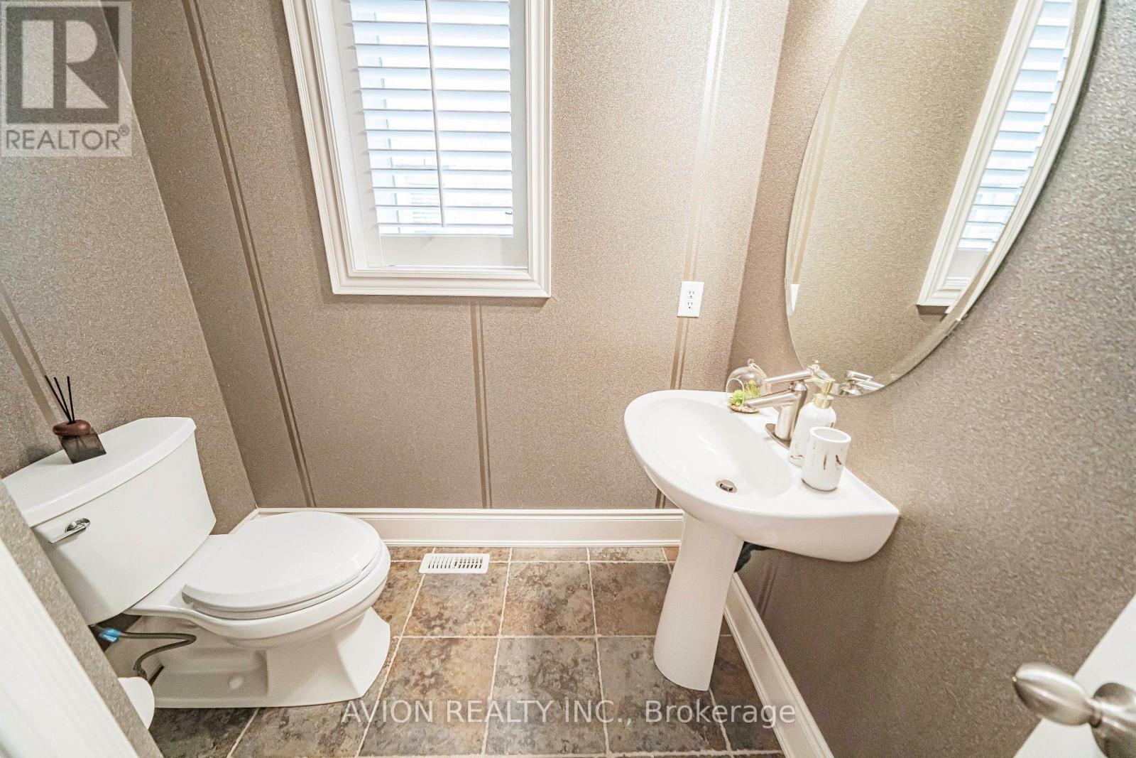 46 Rogers Trail, Bradford West Gwillimbury, Ontario  L3Z 0G5 - Photo 38 - N13712610