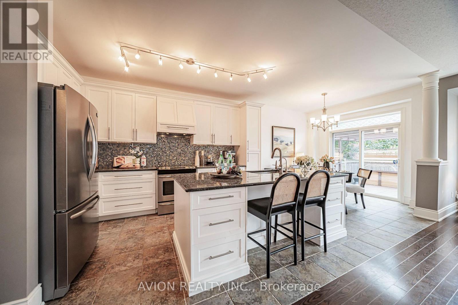 46 Rogers Trail, Bradford West Gwillimbury, Ontario  L3Z 0G5 - Photo 4 - N13712610