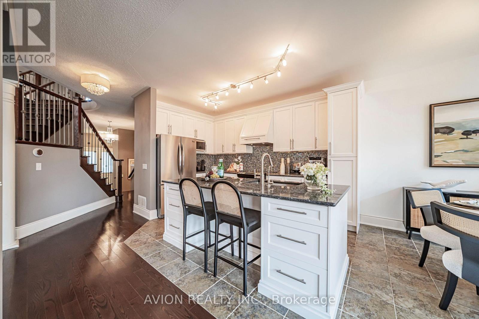 46 Rogers Trail, Bradford West Gwillimbury, Ontario  L3Z 0G5 - Photo 6 - N13712610