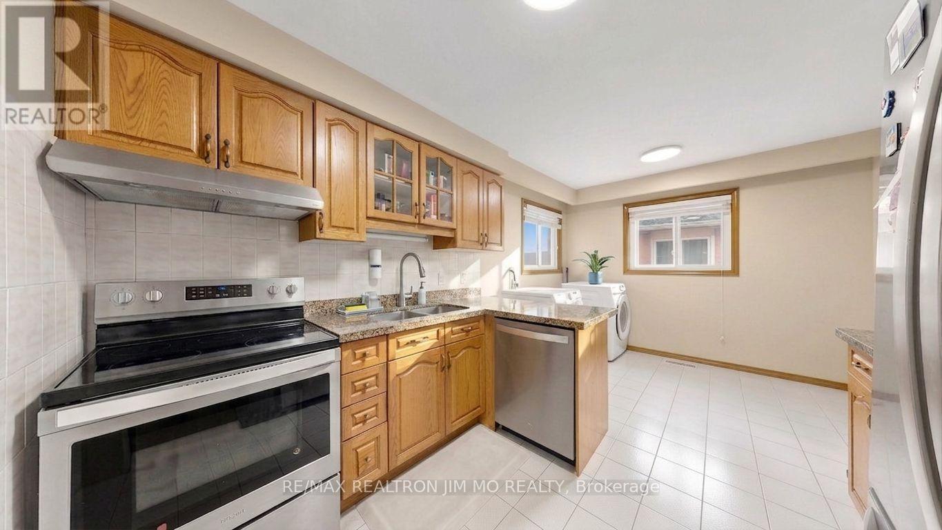 211 Risebrough Circuit, Markham, Ontario  L3R 3J1 - Photo 10 - N13712646