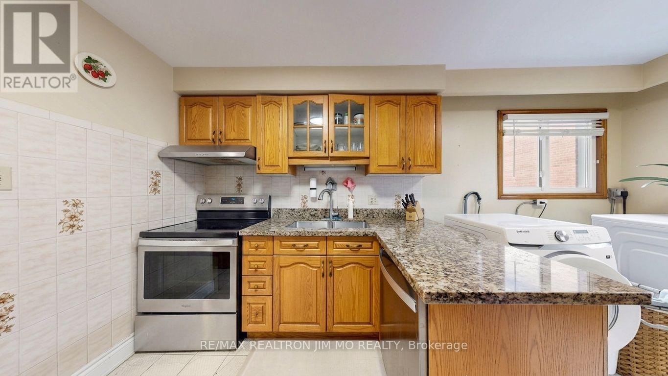 211 Risebrough Circuit, Markham, Ontario  L3R 3J1 - Photo 11 - N13712646