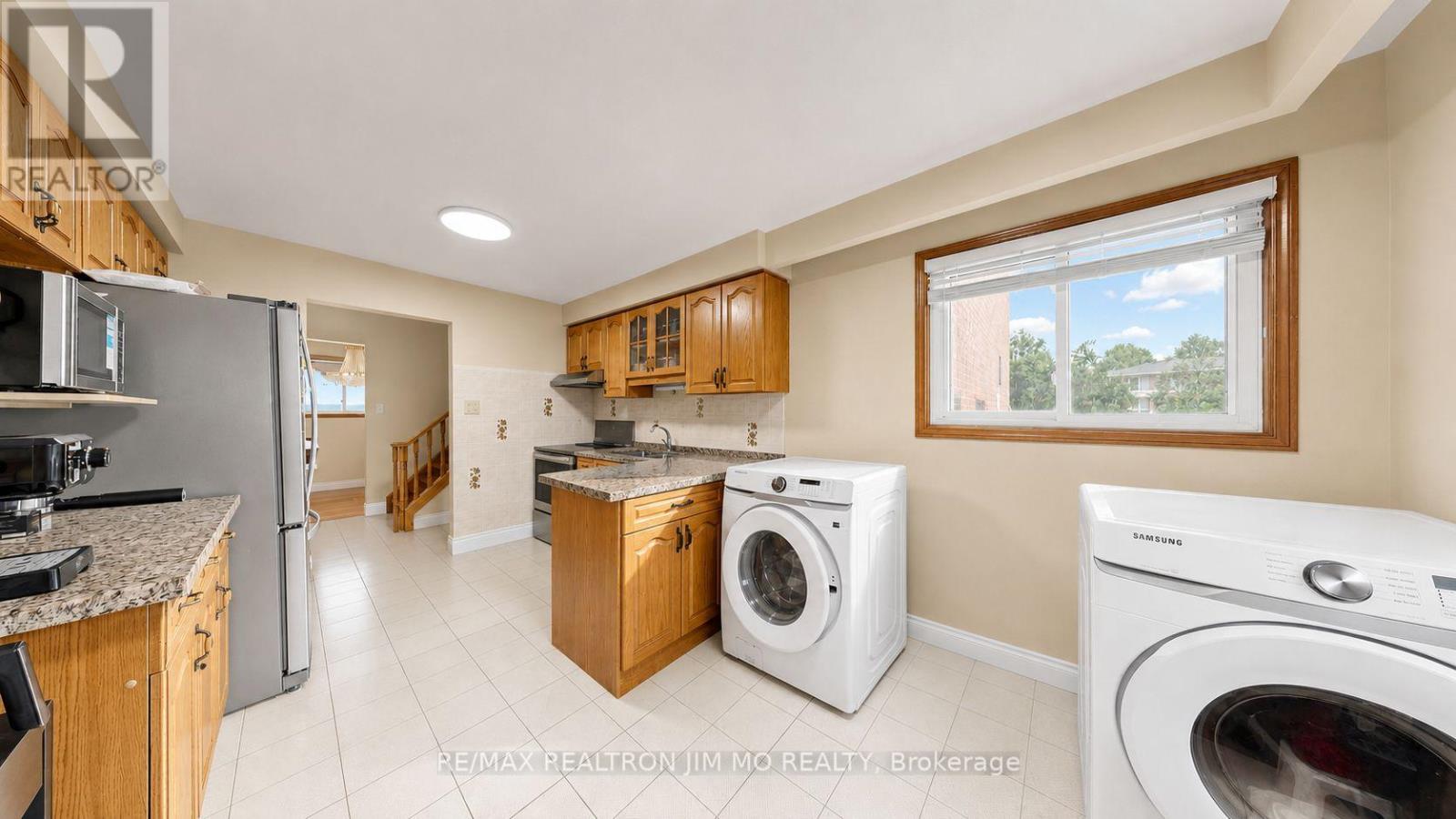 211 Risebrough Circuit, Markham, Ontario  L3R 3J1 - Photo 13 - N13712646