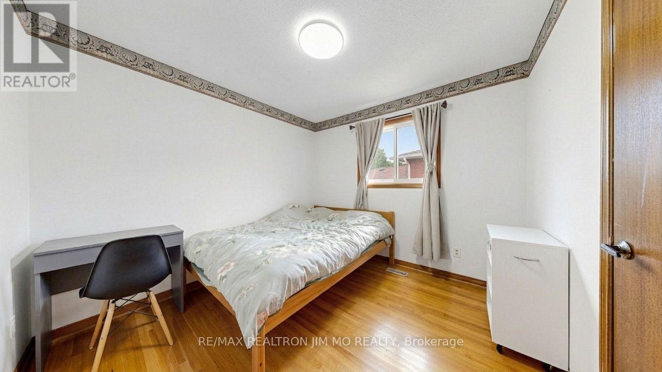 211 Risebrough Circuit, Markham, Ontario  L3R 3J1 - Photo 20 - N13712646