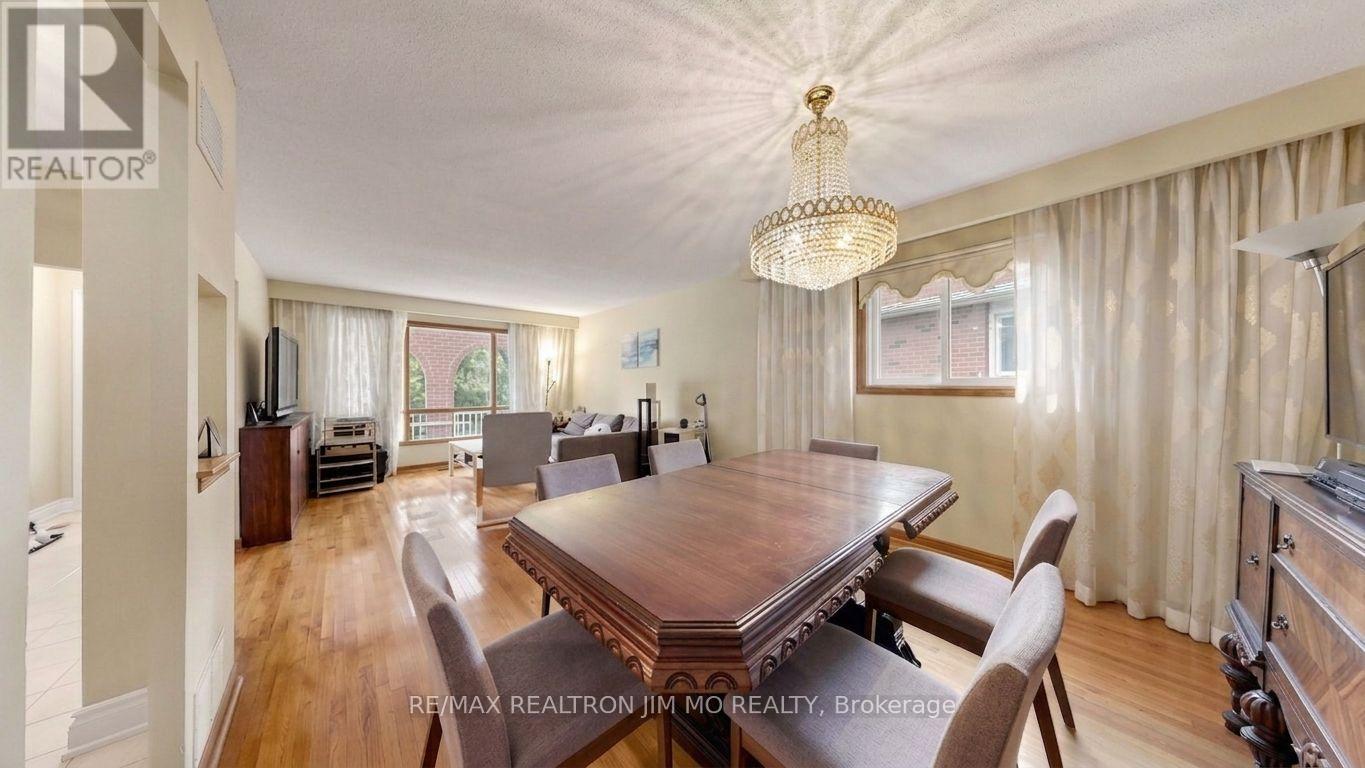 211 Risebrough Circuit, Markham, Ontario  L3R 3J1 - Photo 8 - N13712646