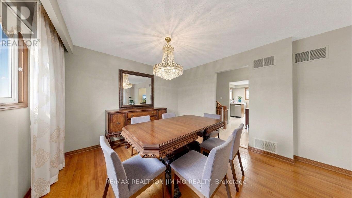 211 Risebrough Circuit, Markham, Ontario  L3R 3J1 - Photo 9 - N13712646
