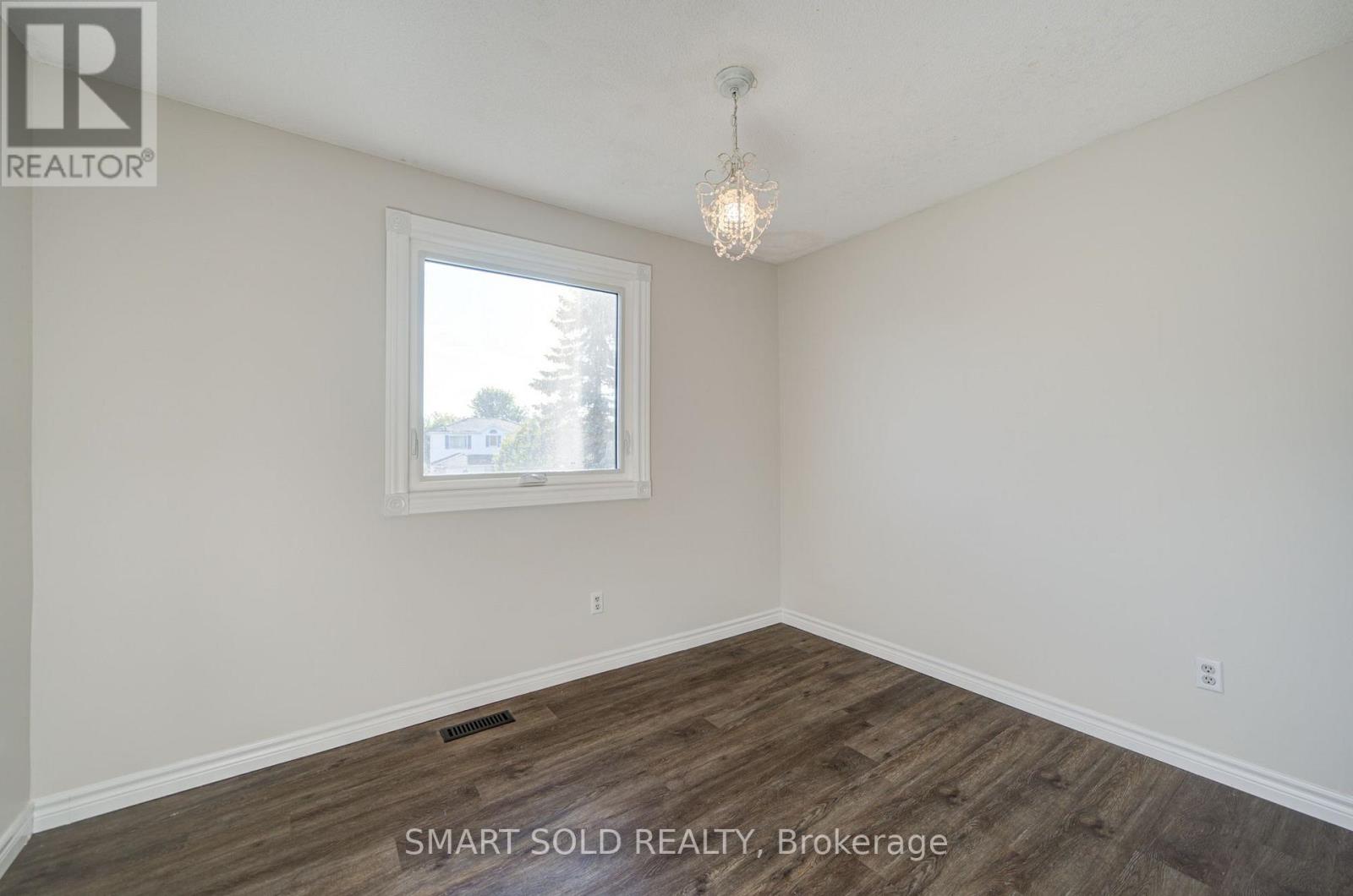 90 Moon Drive, Barrie, Ontario  L4N 7G9 - Photo 19 - S13712628