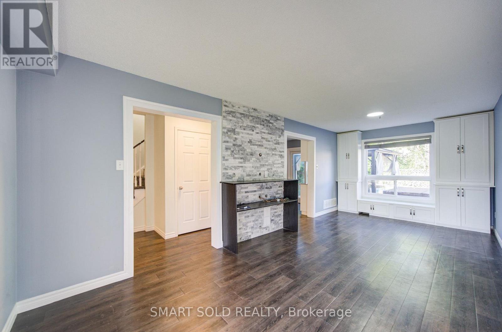 90 Moon Drive, Barrie, Ontario  L4N 7G9 - Photo 2 - S13712628