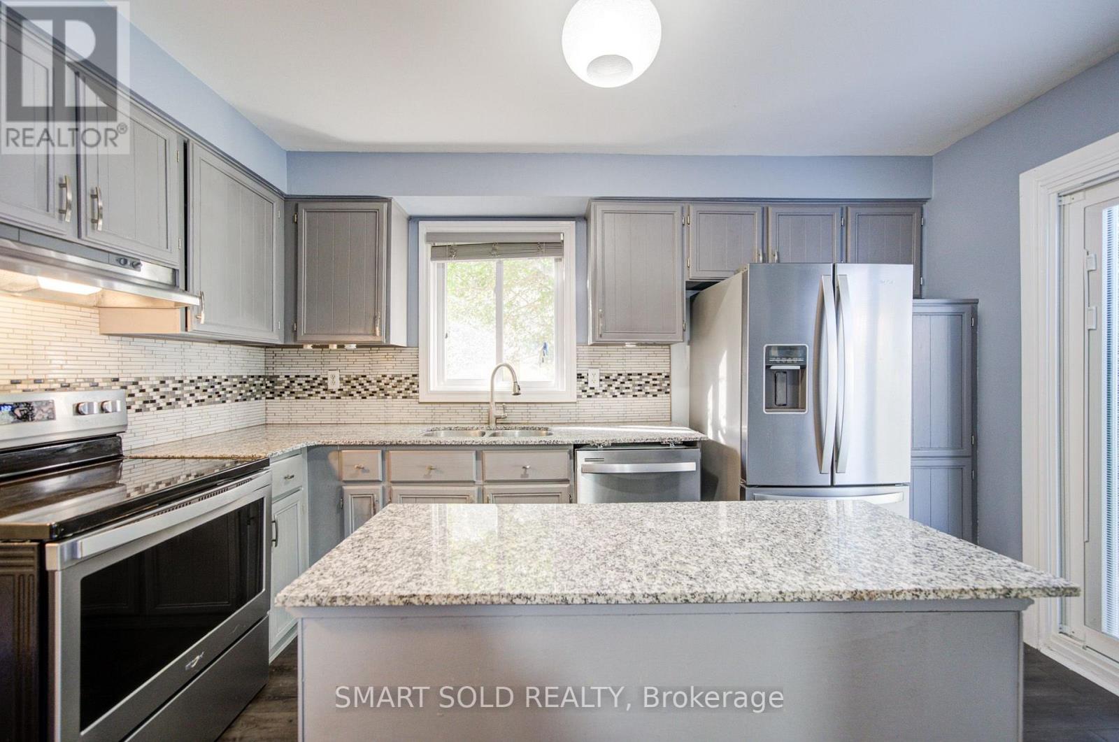 90 Moon Drive, Barrie, Ontario  L4N 7G9 - Photo 3 - S13712628