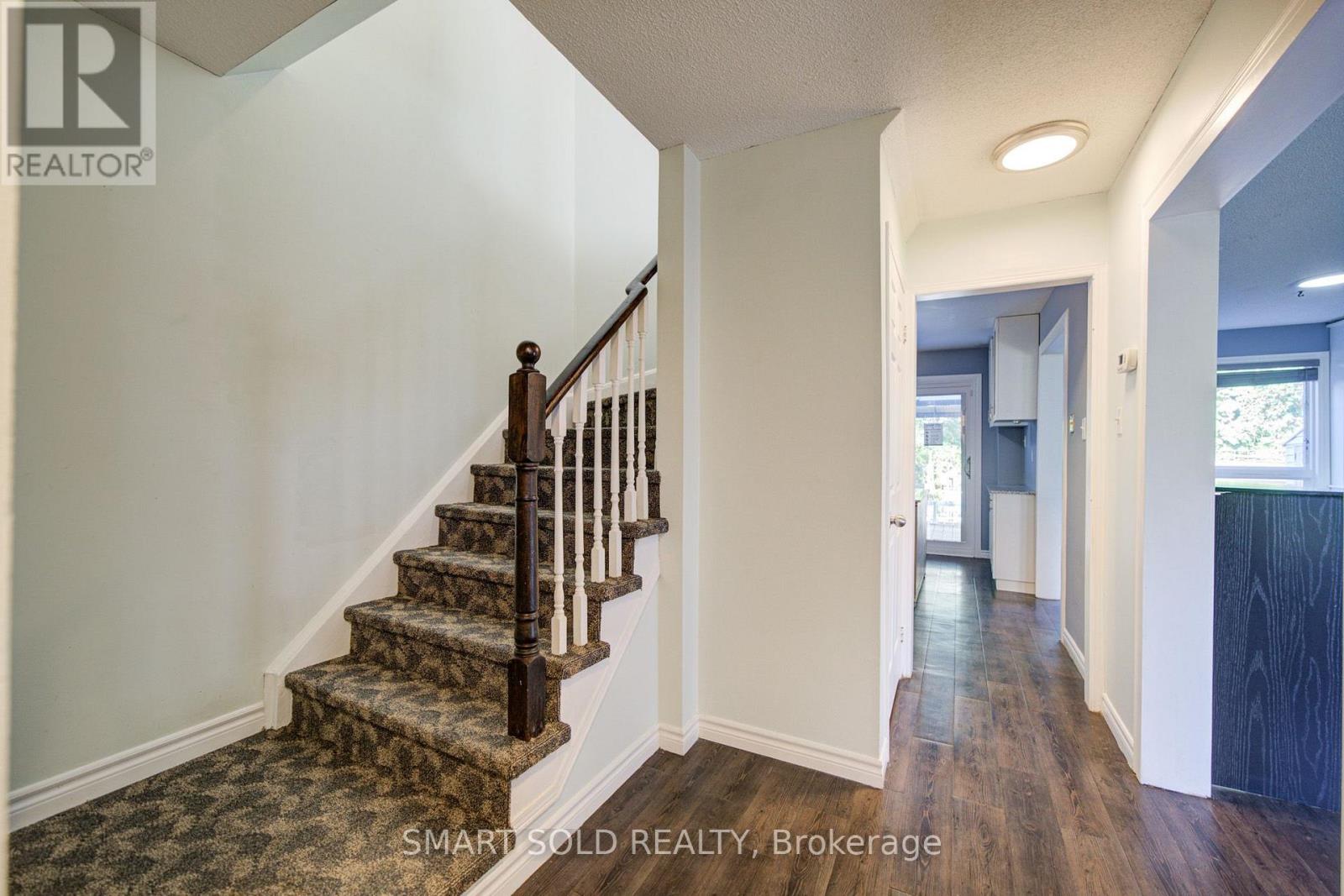 90 Moon Drive, Barrie, Ontario  L4N 7G9 - Photo 7 - S13712628