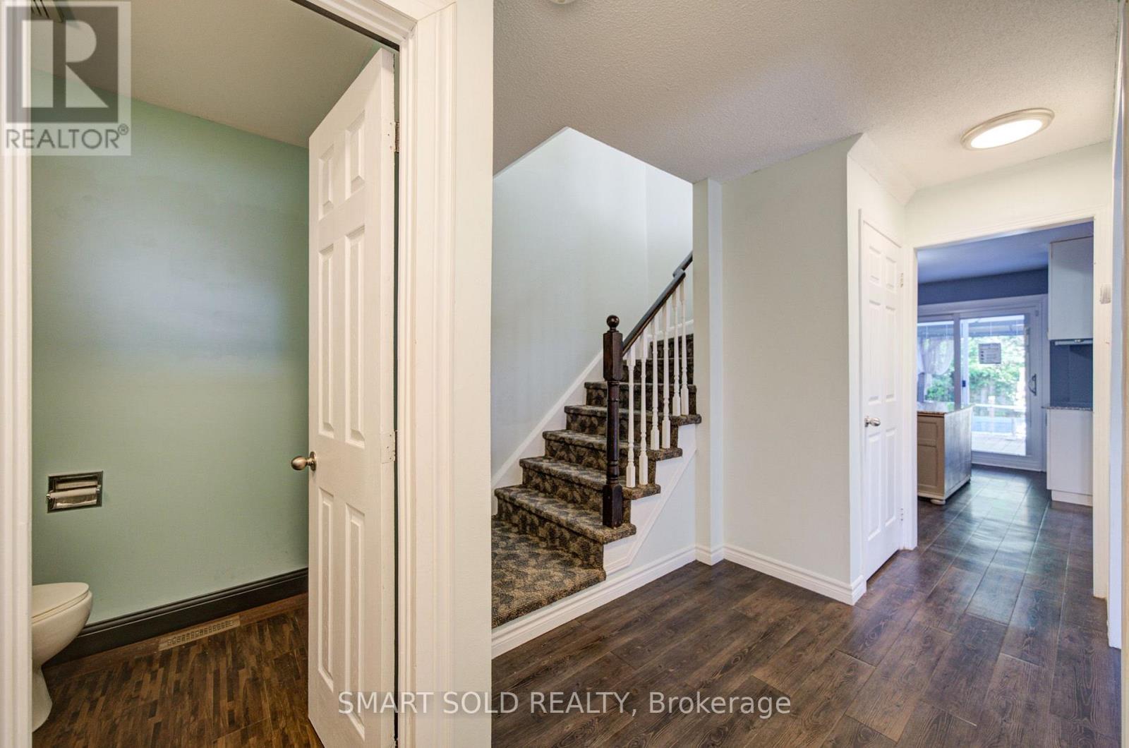 90 Moon Drive, Barrie, Ontario  L4N 7G9 - Photo 8 - S13712628