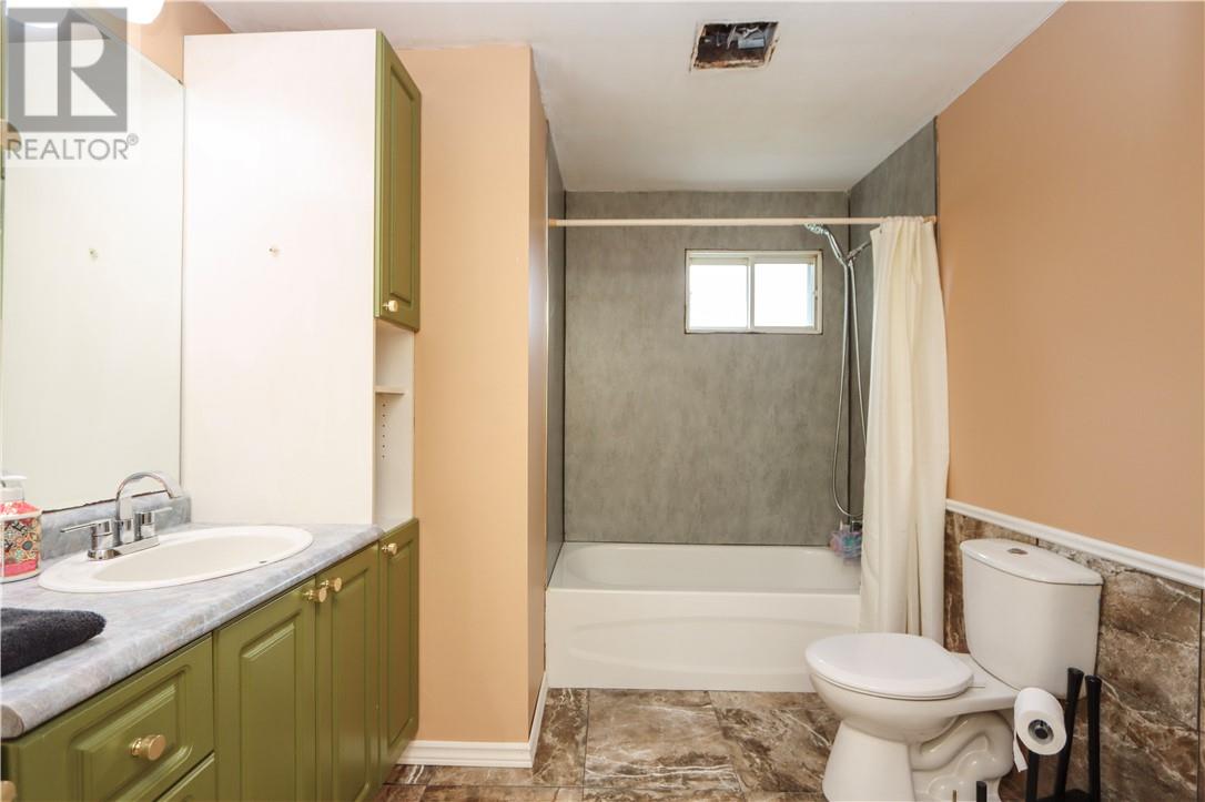 12 Oakwood Avenue, Capreol, Ontario  P0M 1H0 - Photo 15 - 2130000