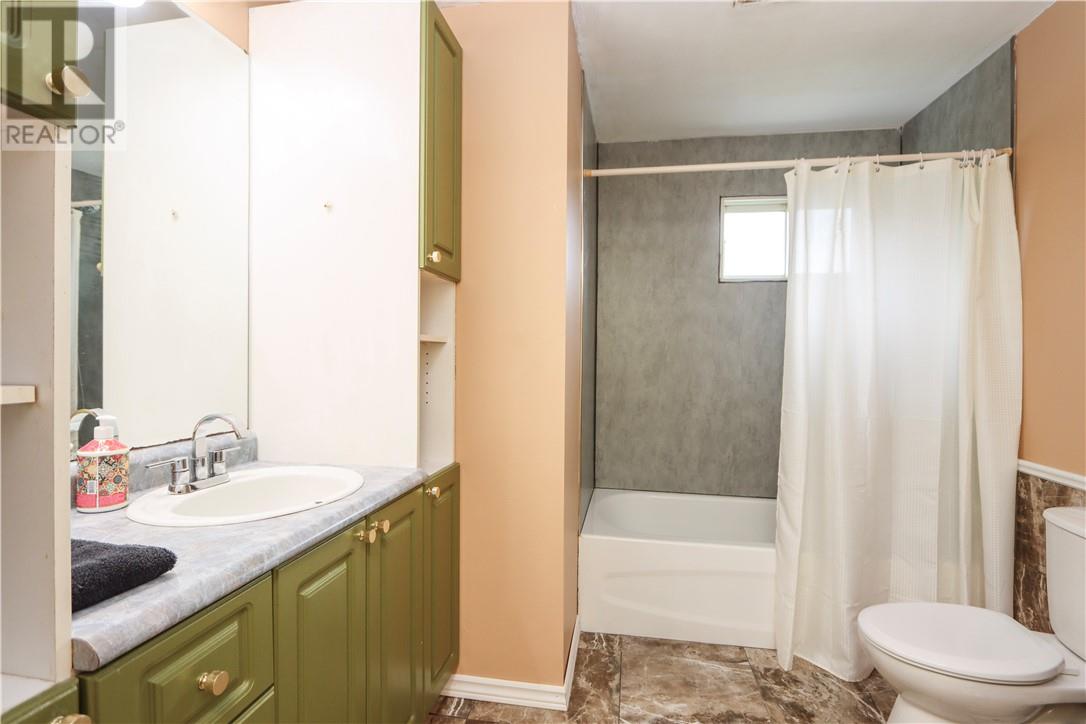 12 Oakwood Avenue, Capreol, Ontario  P0M 1H0 - Photo 16 - 2130000