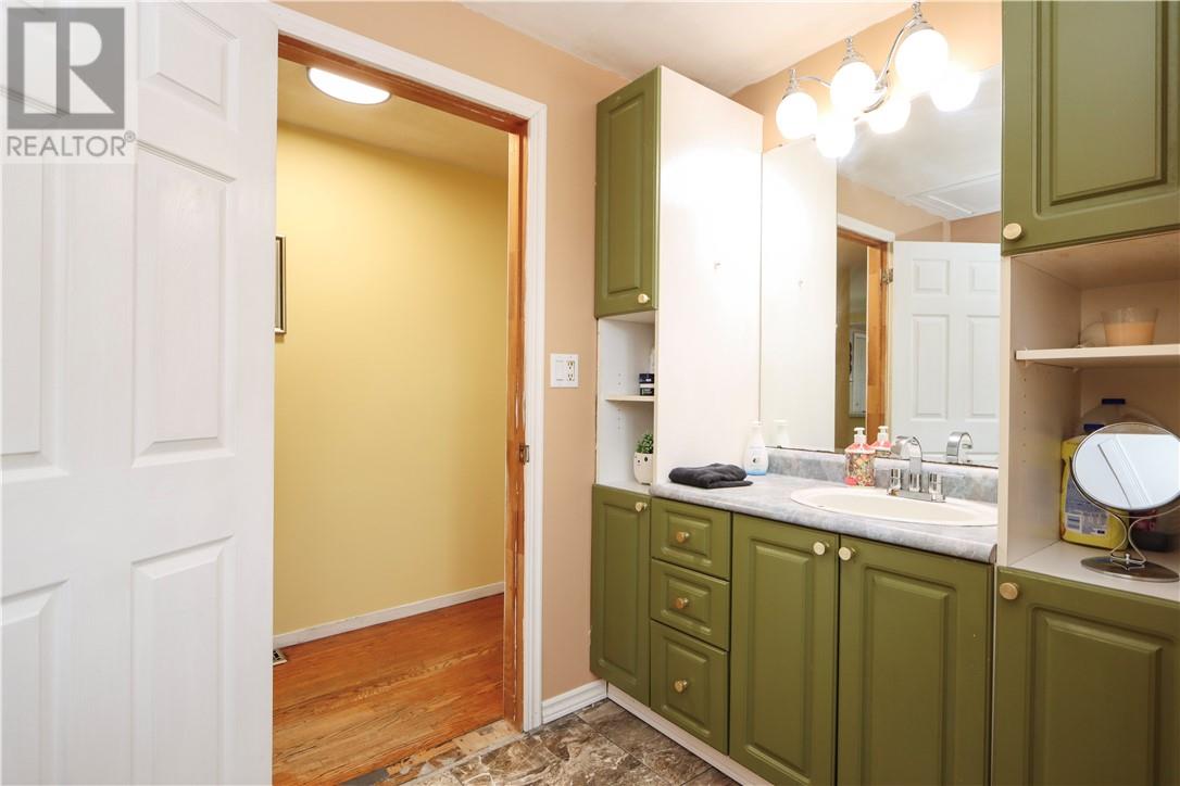 12 Oakwood Avenue, Capreol, Ontario  P0M 1H0 - Photo 17 - 2130000