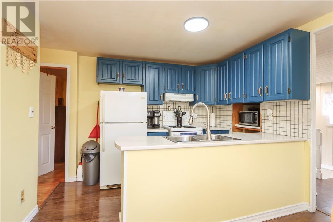 12 Oakwood Avenue, Capreol, Ontario  P0M 1H0 - Photo 3 - 2130000